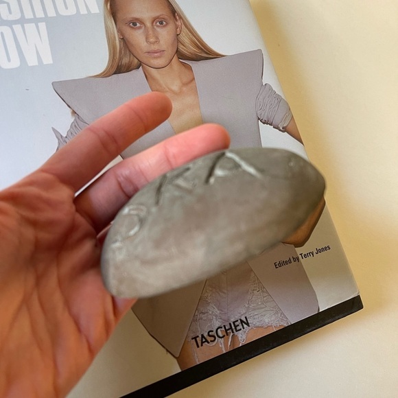 Vintage chakra stone paperweight 3" yogi meditation rock chi aid energy flow - Picture 4 of 4